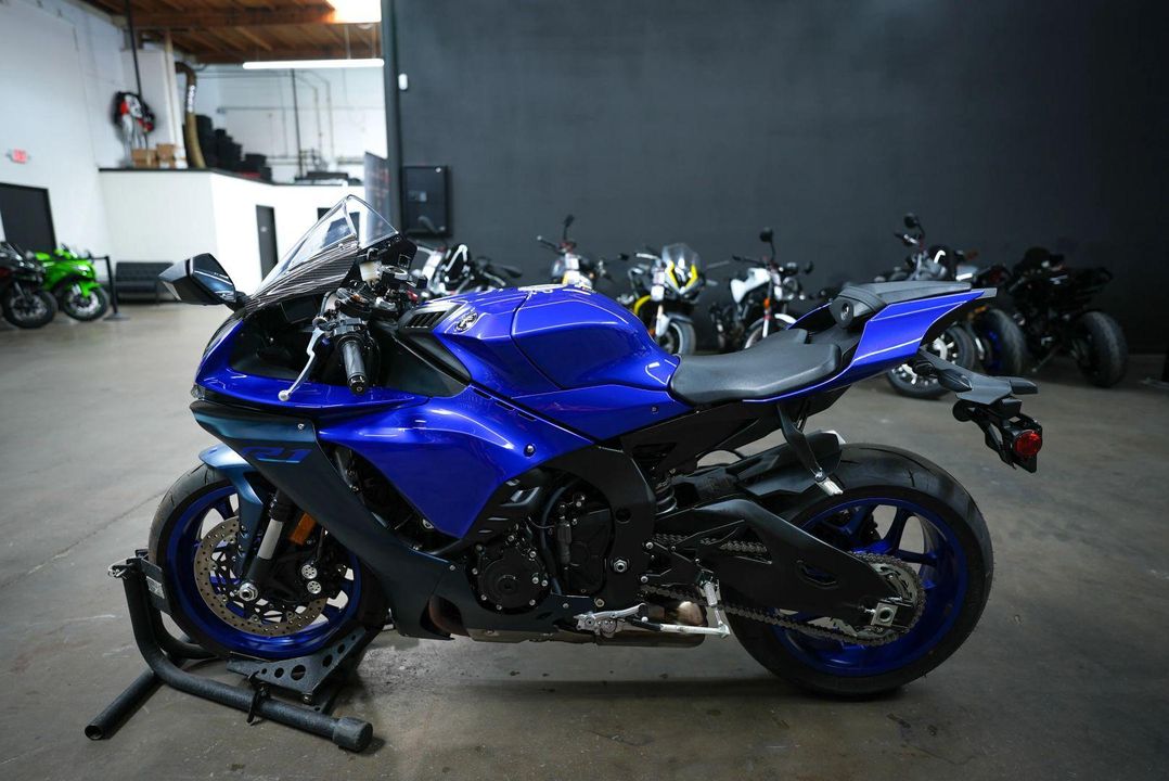 2023 Yamaha YZF-R1