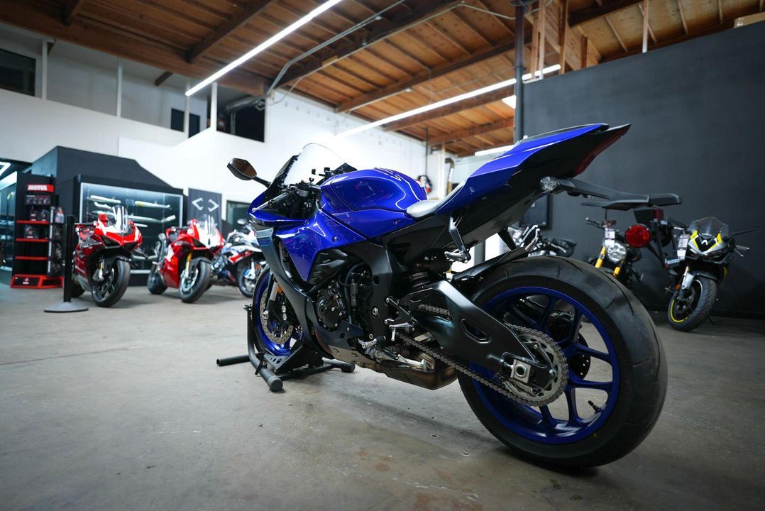 2023 Yamaha YZF-R1