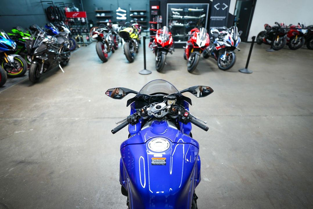 2023 Yamaha YZF-R1