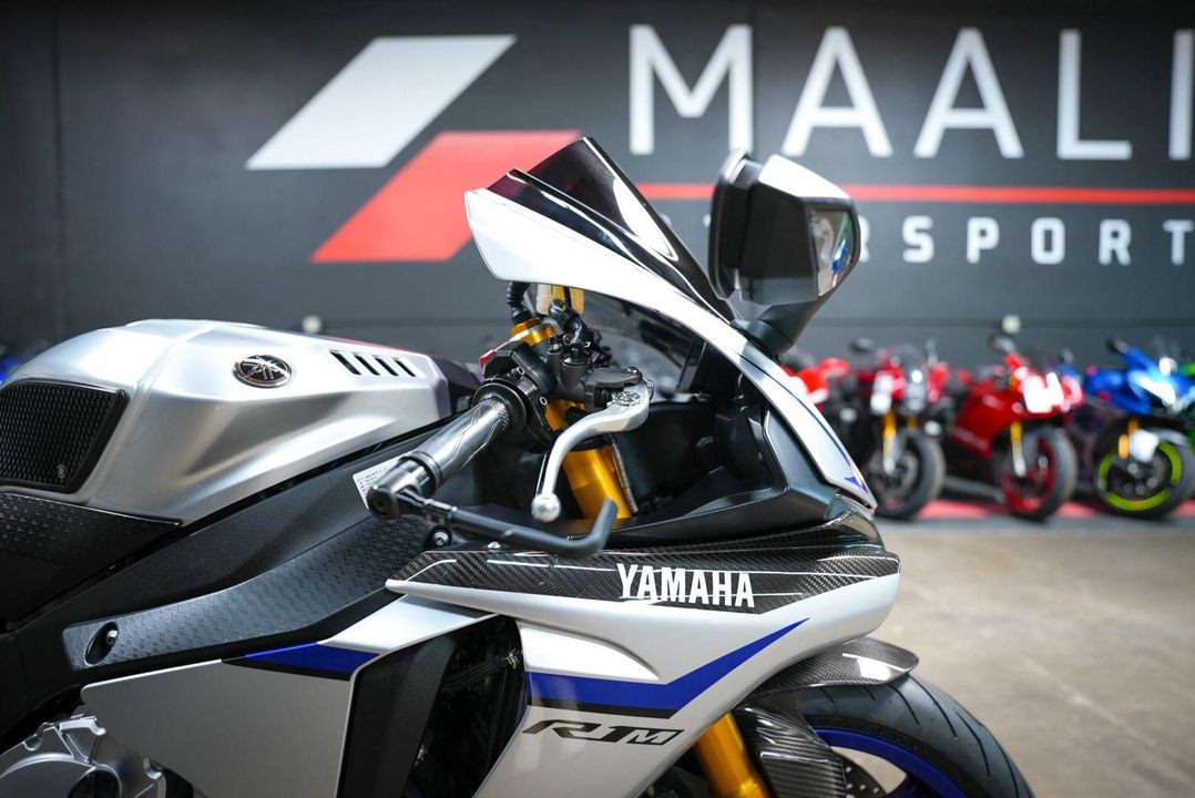 2016 Yamaha YZF-R1M