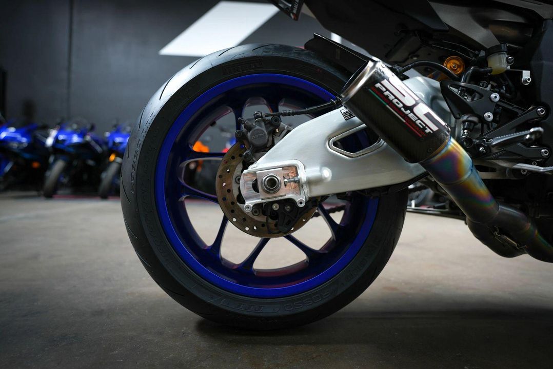 2016 Yamaha YZF-R1M