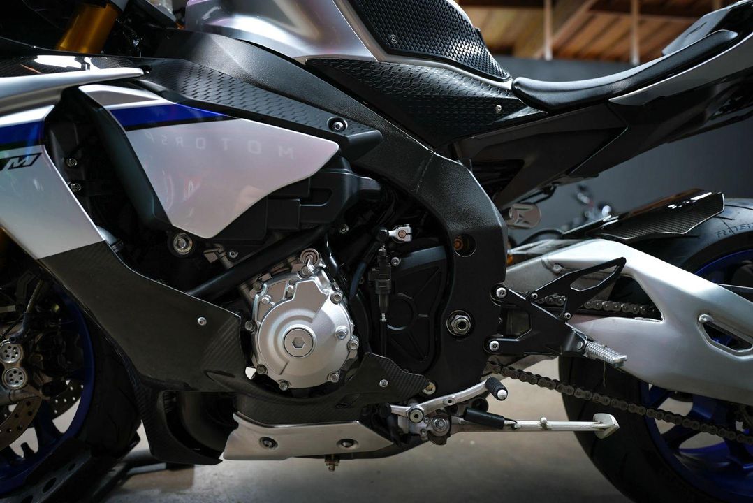 2016 Yamaha YZF-R1M