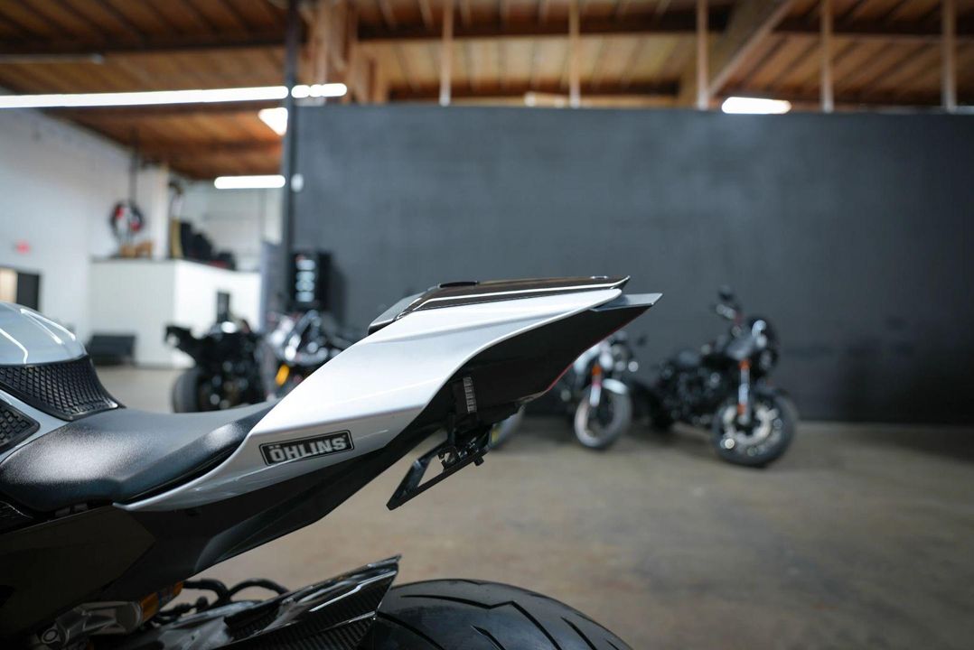 2016 Yamaha YZF-R1M