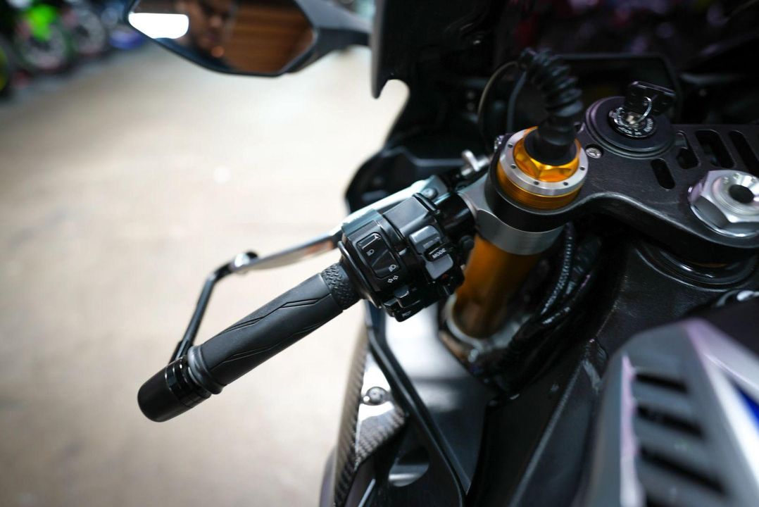 2016 Yamaha YZF-R1M