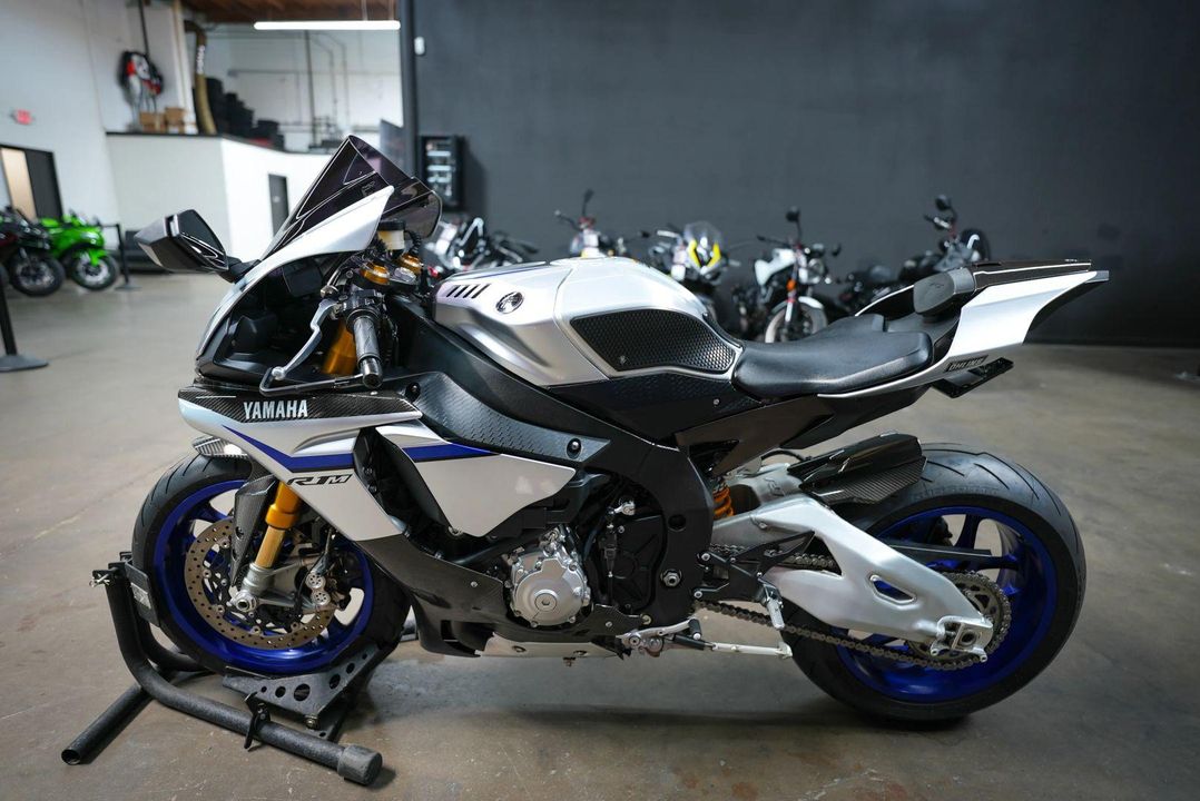 2016 Yamaha YZF-R1M