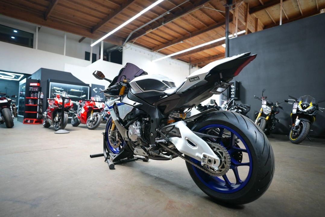 2016 Yamaha YZF-R1M