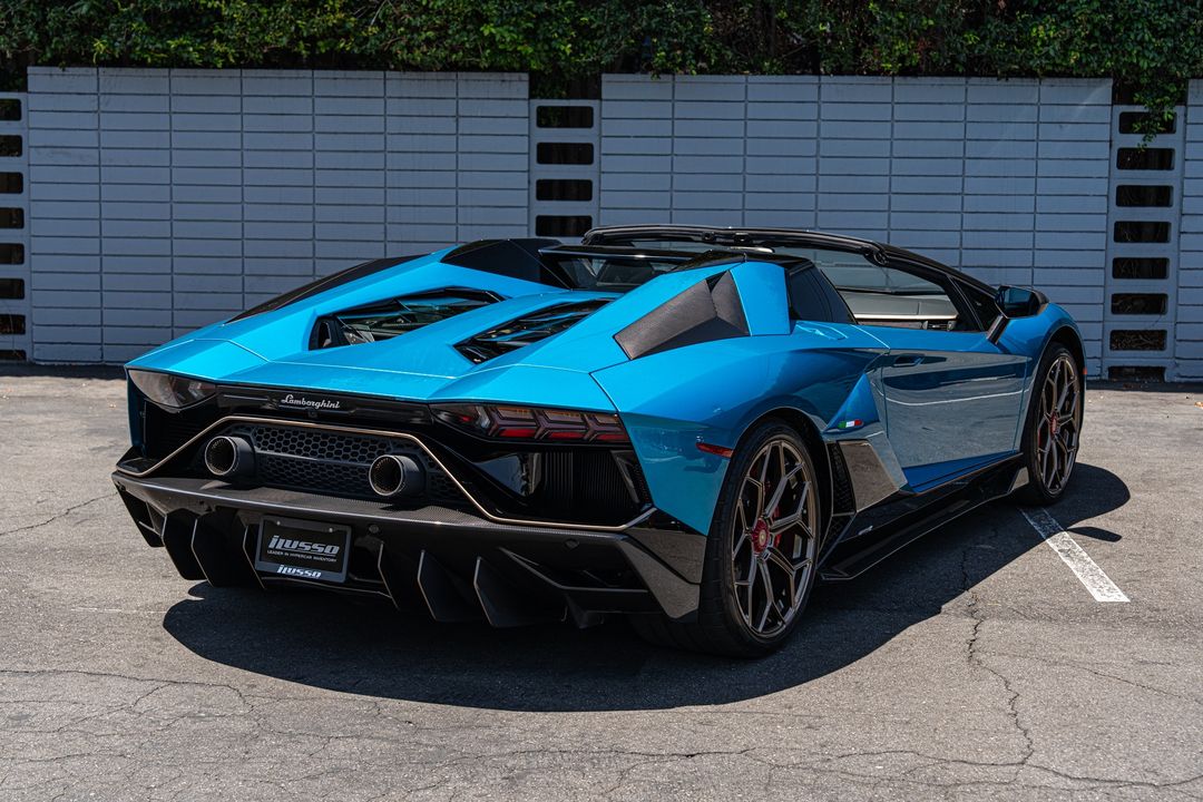 2022 Lamborghini Aventador