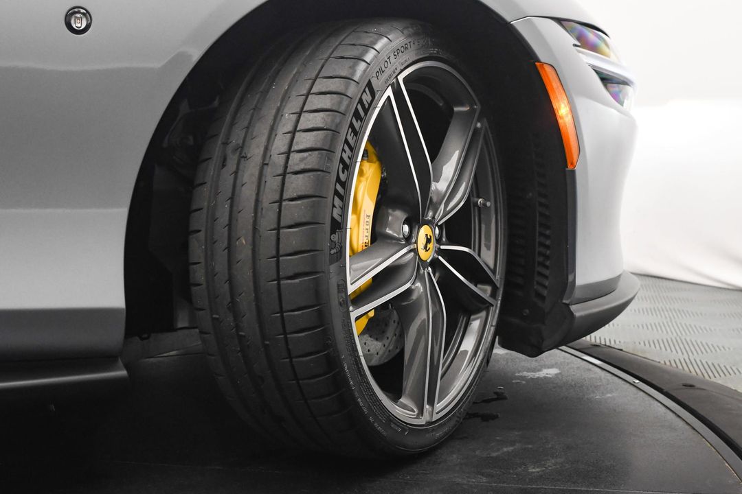 2025 Ferrari Roma Spider