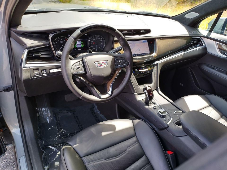 2025 Cadillac XT6