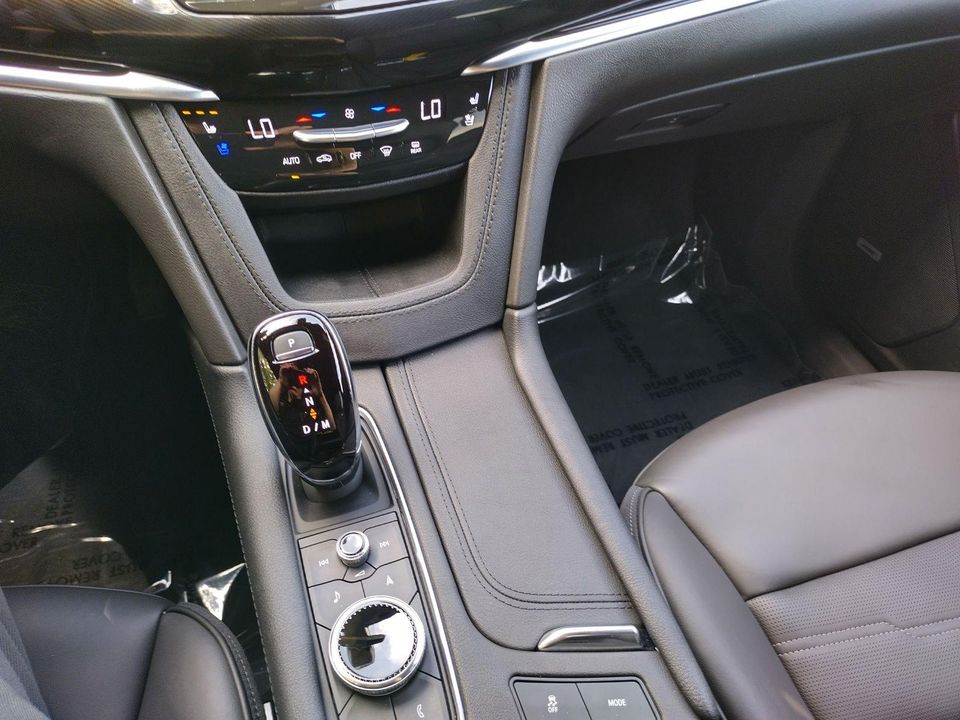 2025 Cadillac XT6