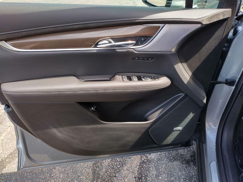 2025 Cadillac XT6