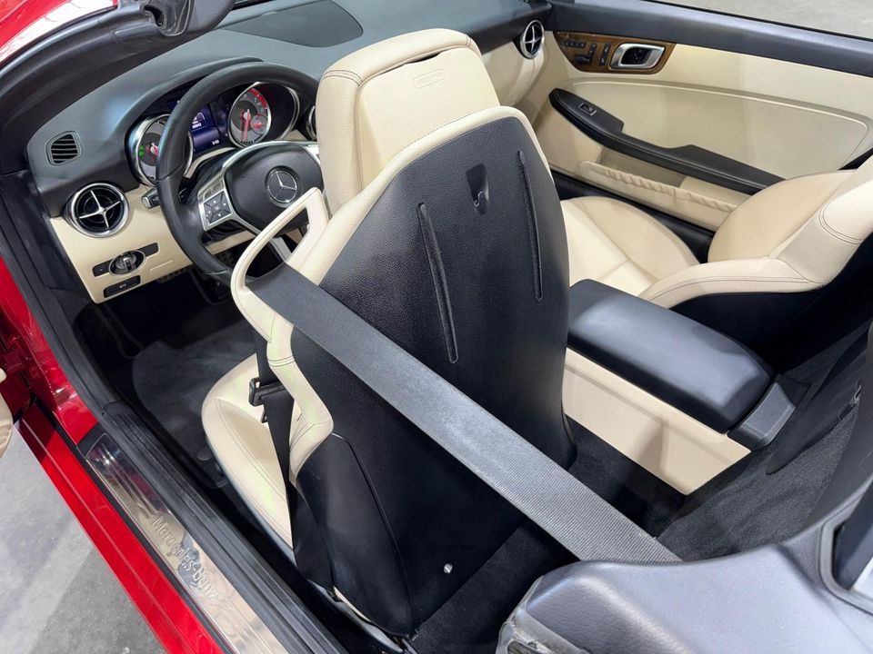 2015 Mercedes-Benz SLK250