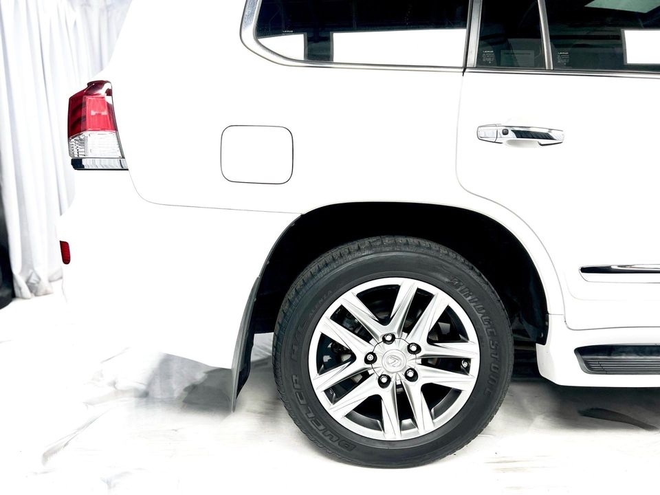 2013 Lexus LX 570