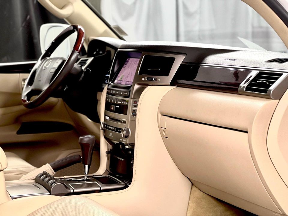 2013 Lexus LX 570