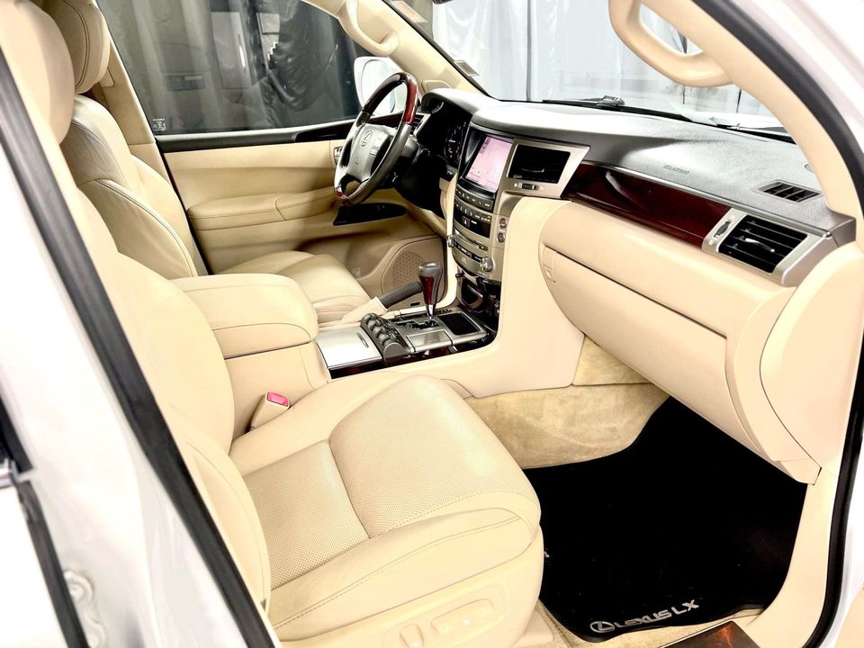 2013 Lexus LX 570