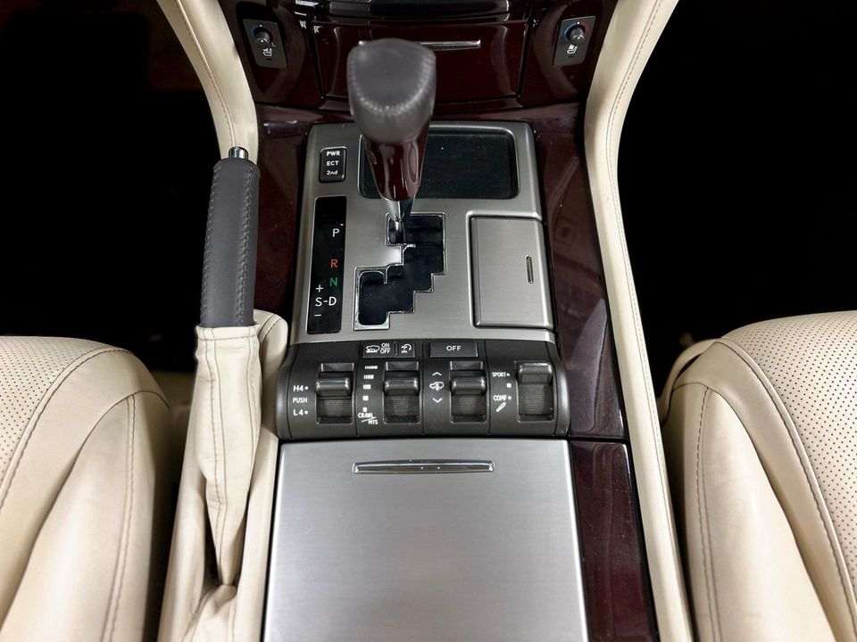 2013 Lexus LX 570