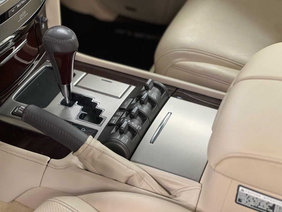 2013 Lexus LX 570