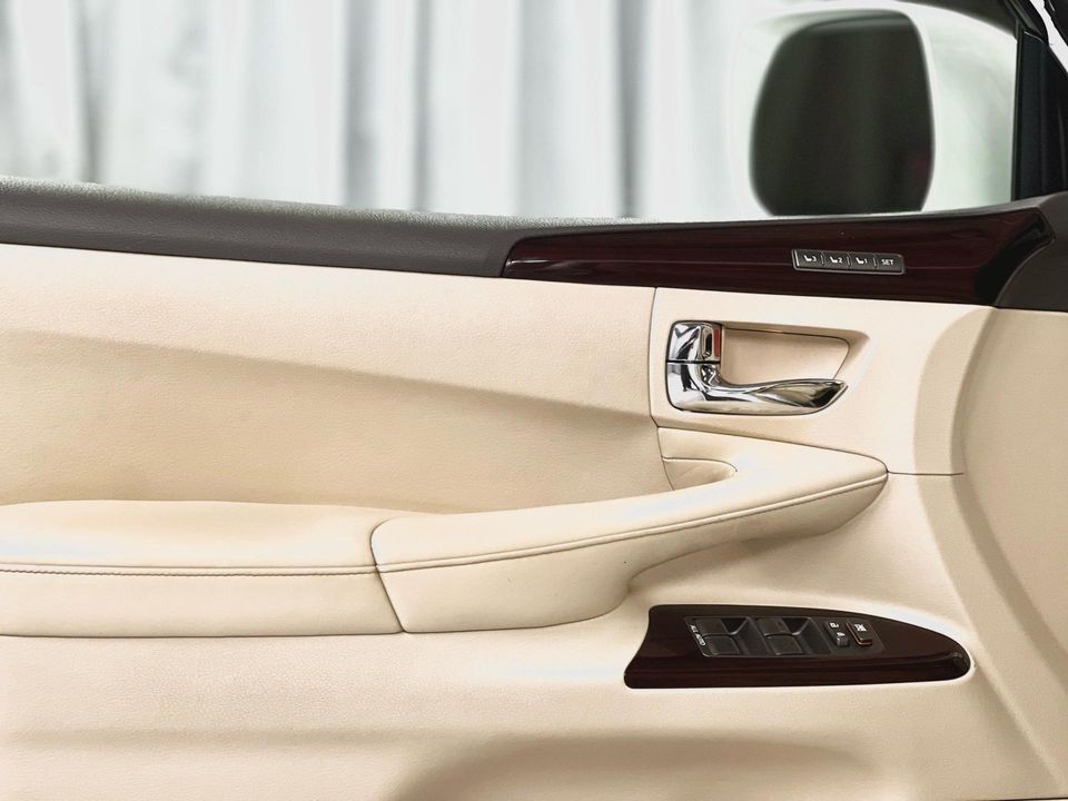 2013 Lexus LX 570