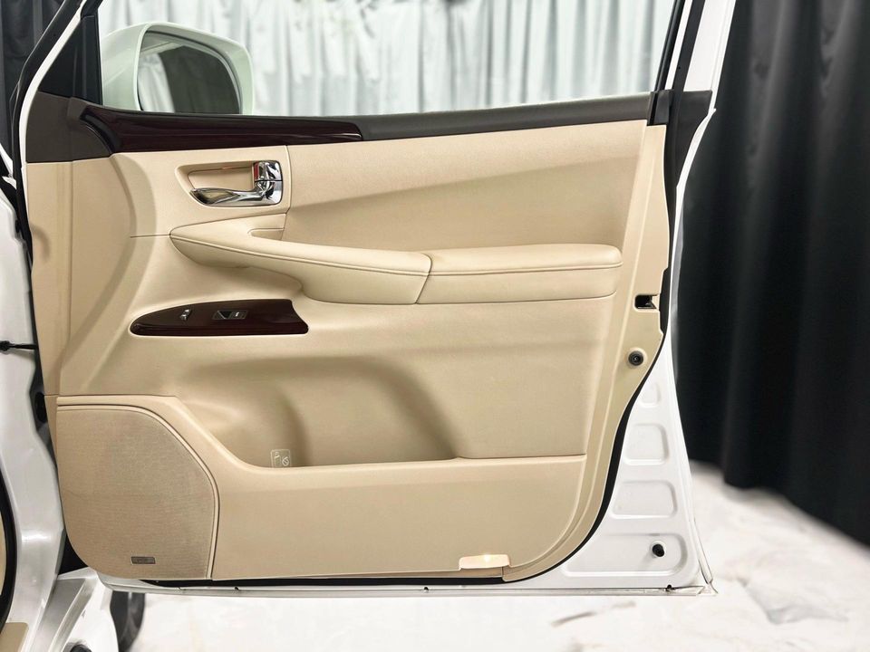 2013 Lexus LX 570
