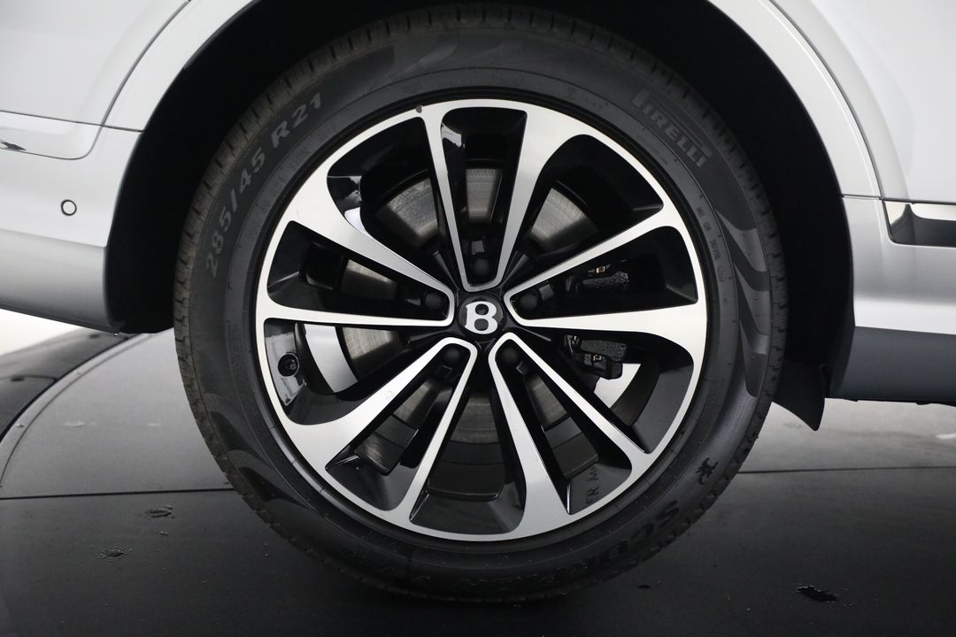 2025 Bentley Bentayga EWB