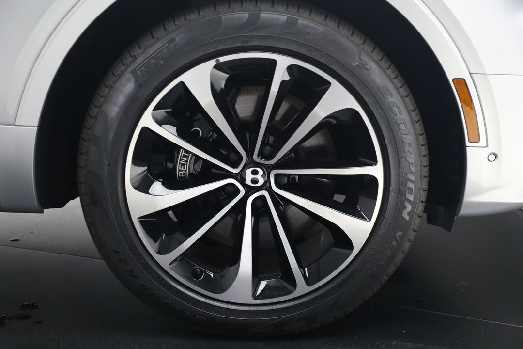 2025 Bentley Bentayga EWB