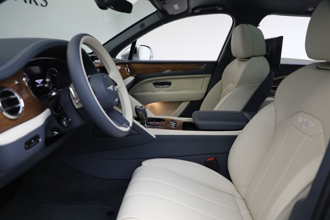 2025 Bentley Bentayga EWB