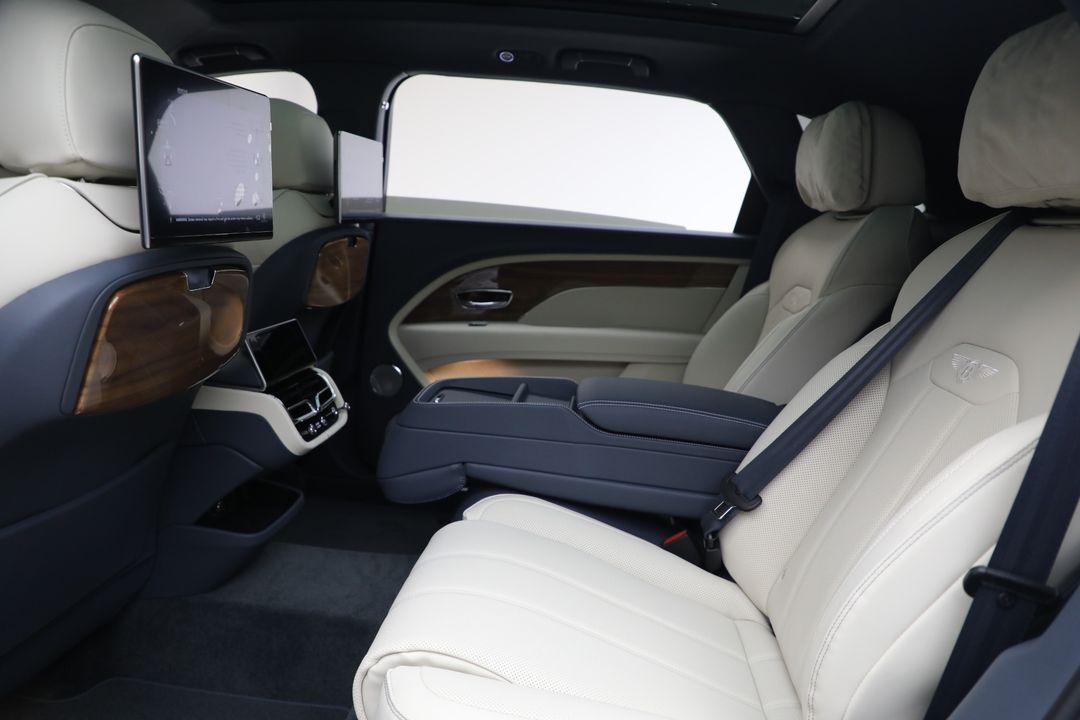 2025 Bentley Bentayga EWB