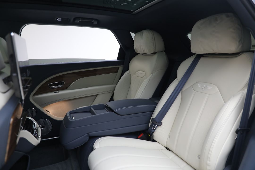 2025 Bentley Bentayga EWB