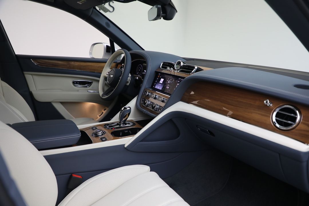 2025 Bentley Bentayga EWB