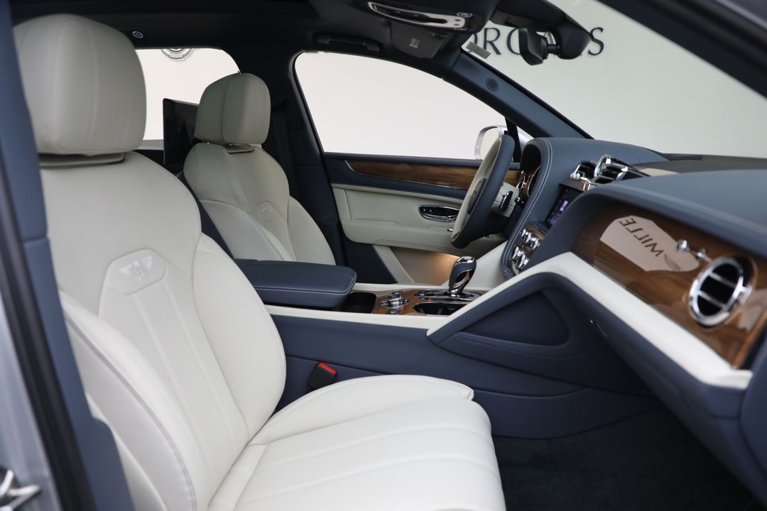 2025 Bentley Bentayga EWB