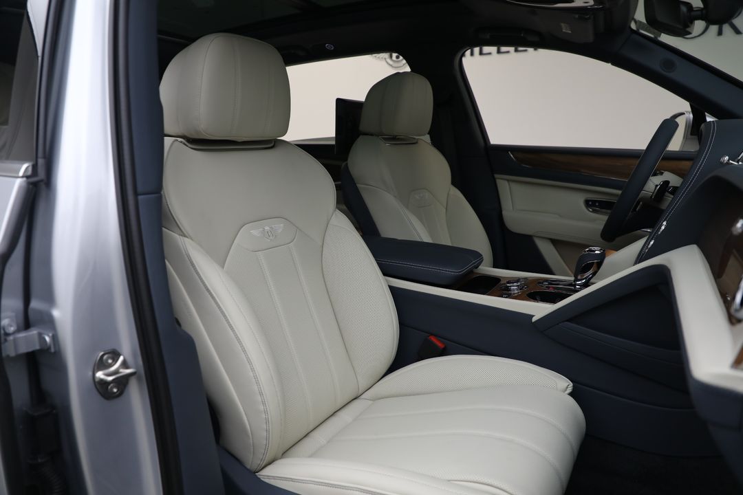 2025 Bentley Bentayga EWB