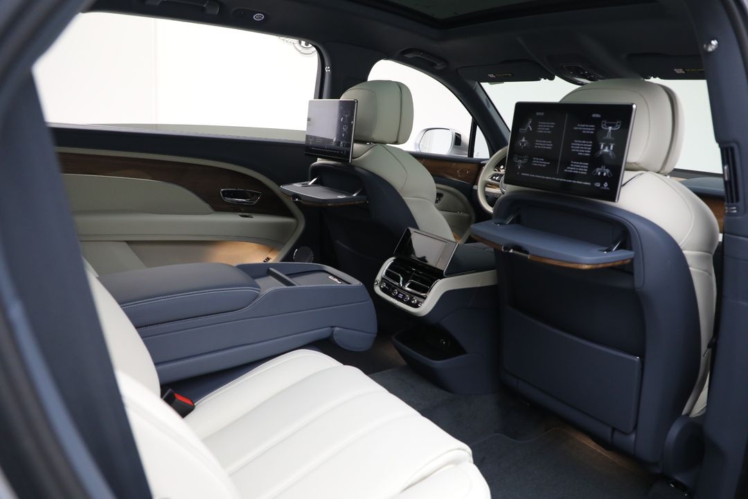 2025 Bentley Bentayga EWB