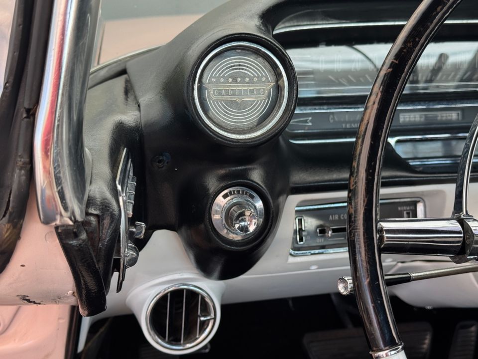 1959 CADILLAC COUPE DEVILLE