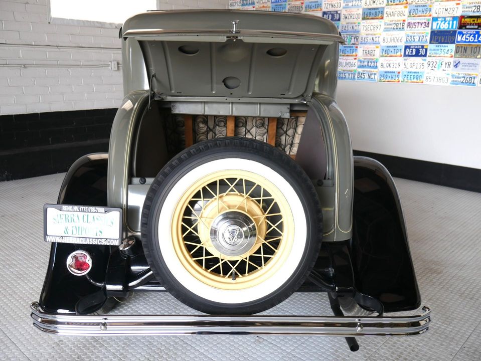 1932 Ford Model 18