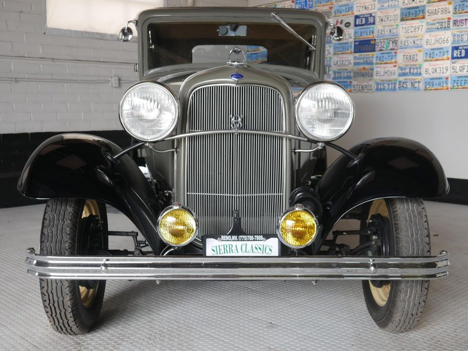 1932 Ford Model 18