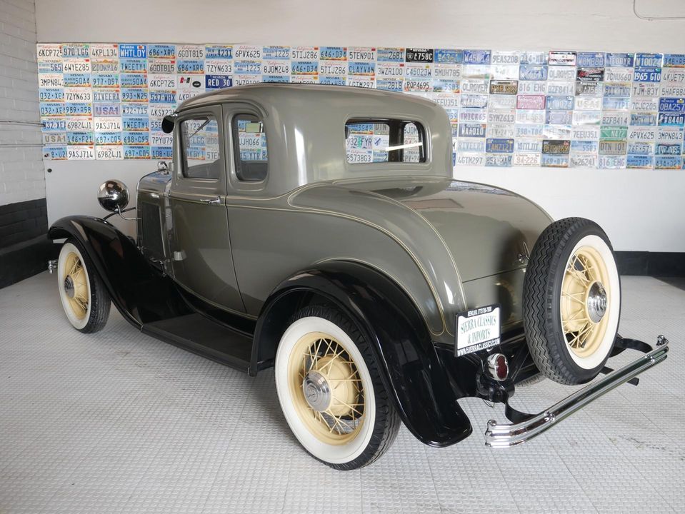 1932 Ford Model 18