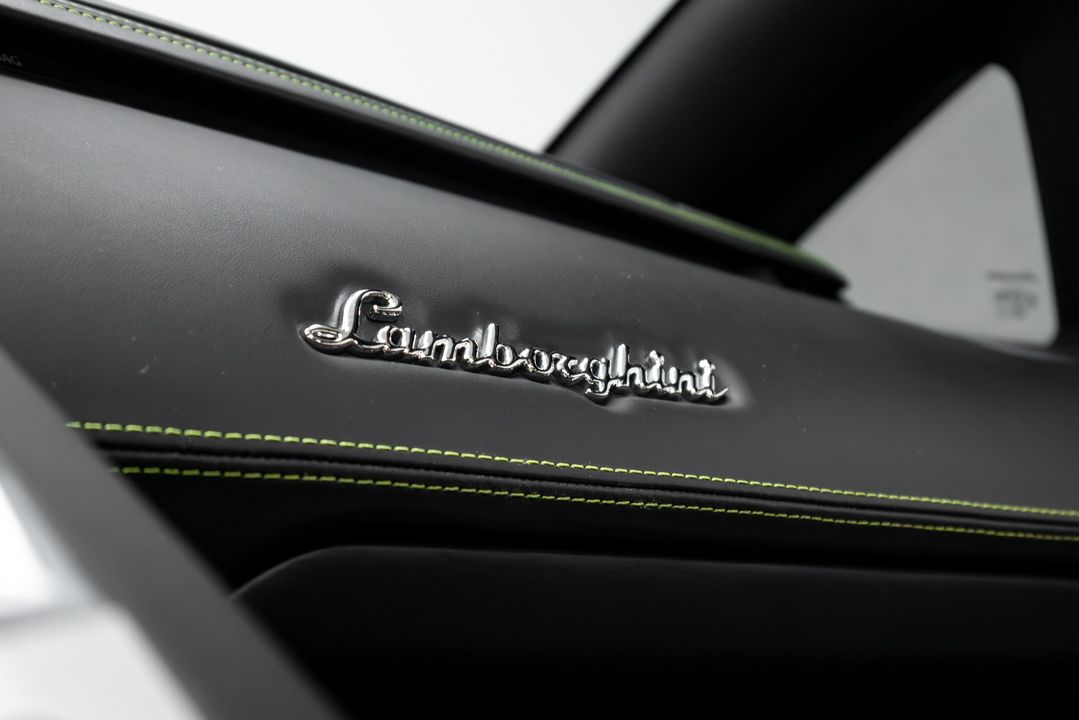 2015 Lamborghini Aventador