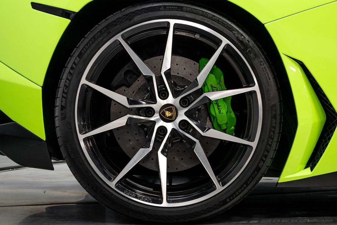 2015 Lamborghini Aventador