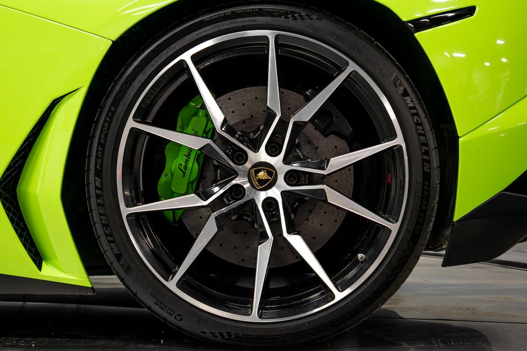 2015 Lamborghini Aventador