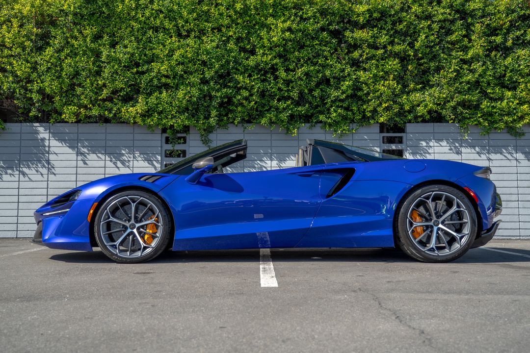 2025 McLaren Artura Spider