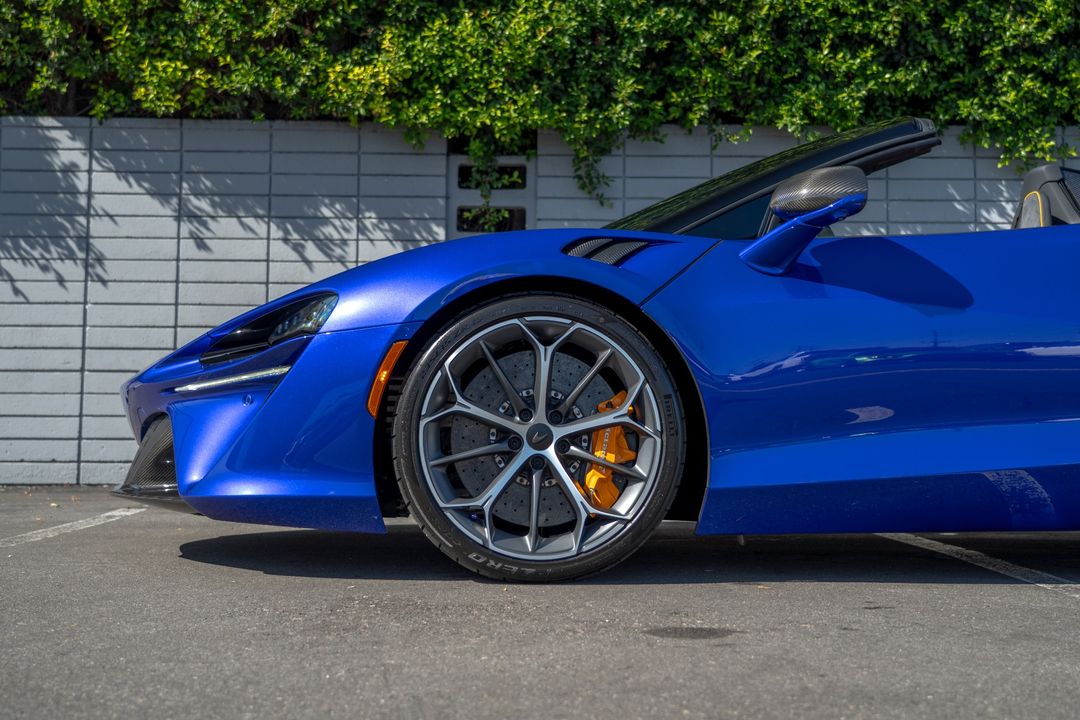 2025 McLaren Artura Spider