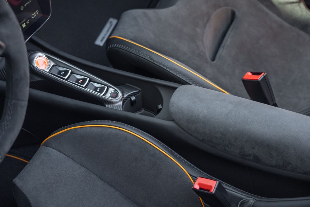 2025 McLaren Artura Spider