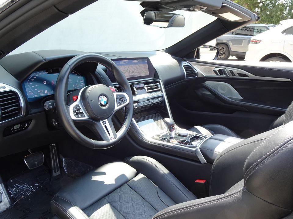 2022 BMW M8