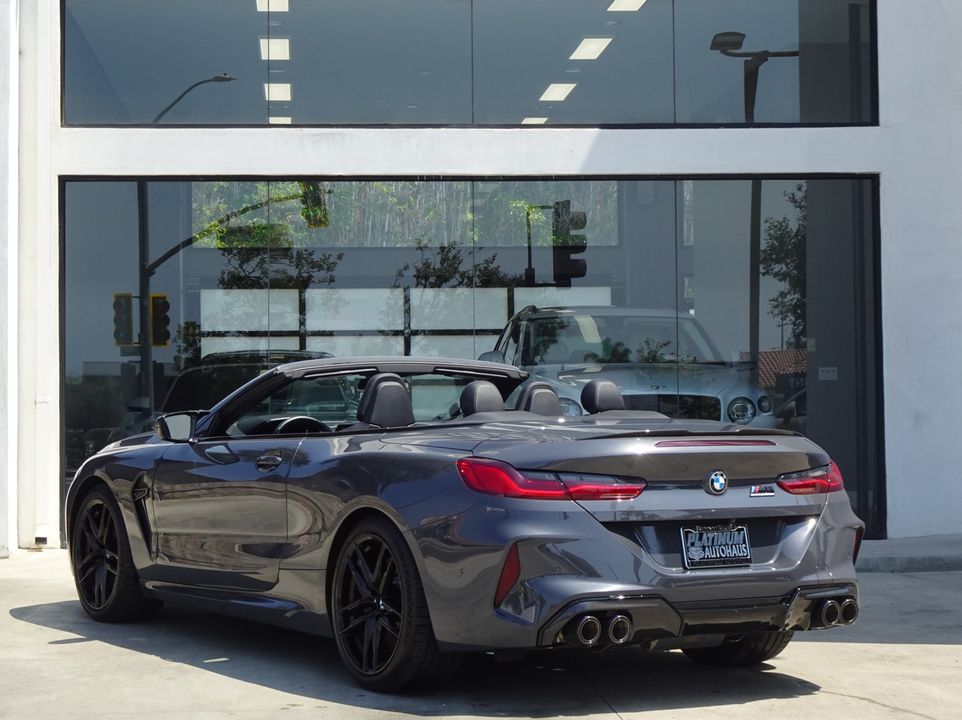 2022 BMW M8