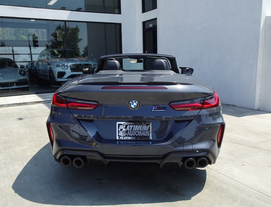 2022 BMW M8