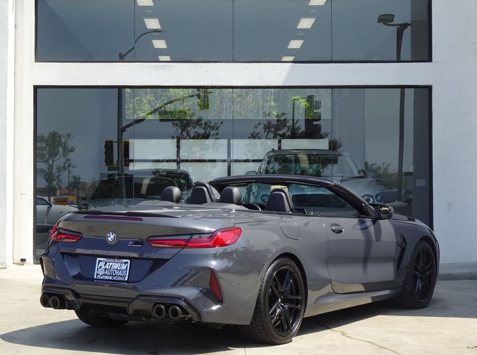2022 BMW M8