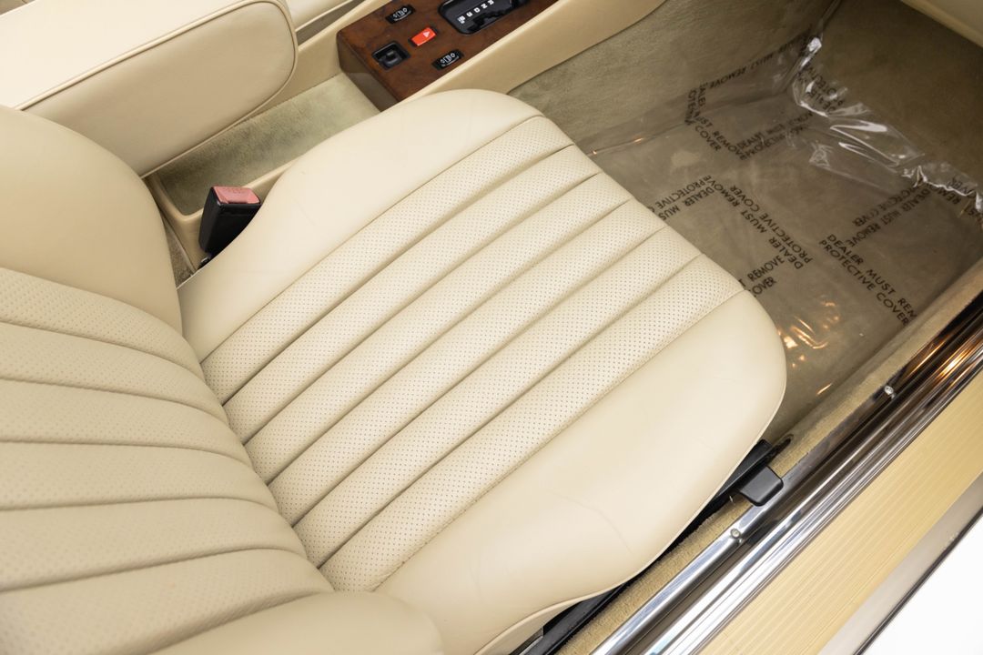1989 Mercedes-Benz 560 SL