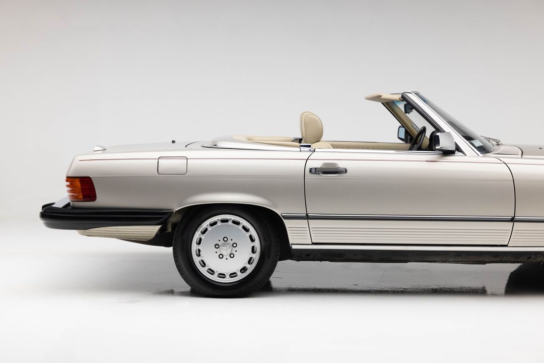 1989 Mercedes-Benz 560 SL
