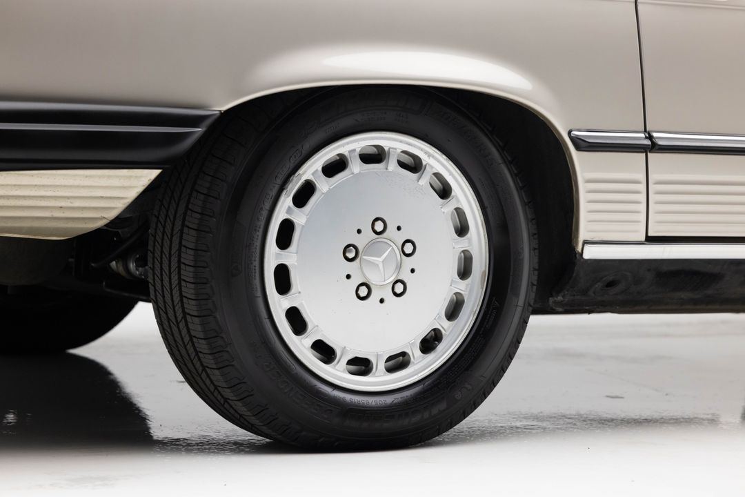 1989 Mercedes-Benz 560 SL