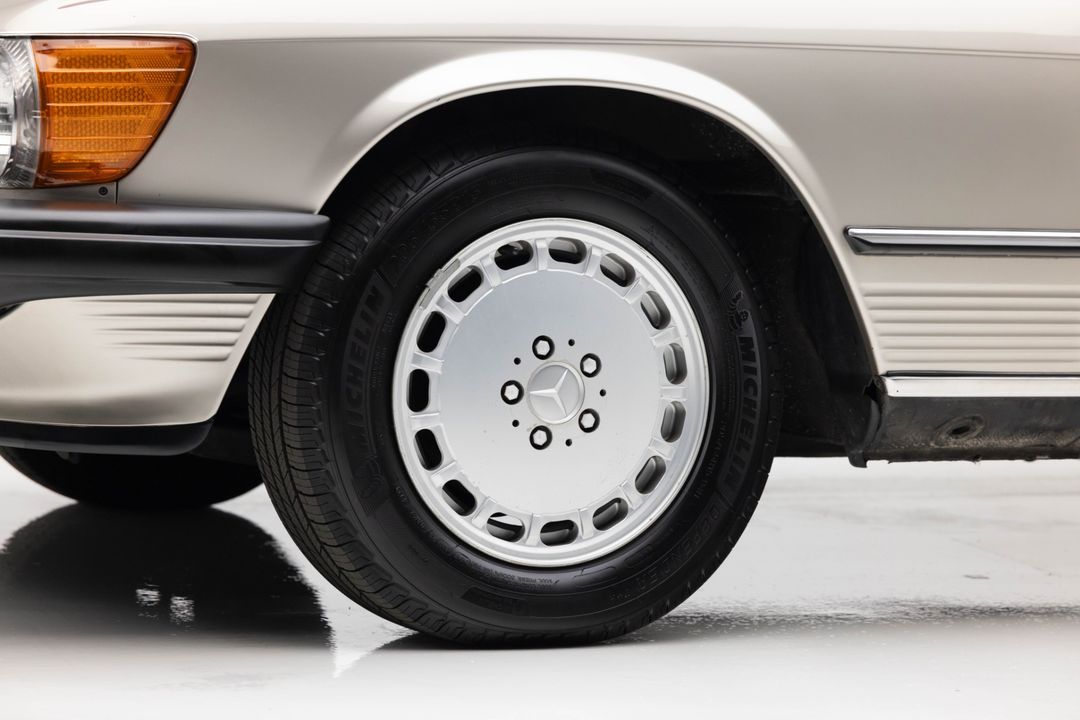 1989 Mercedes-Benz 560 SL